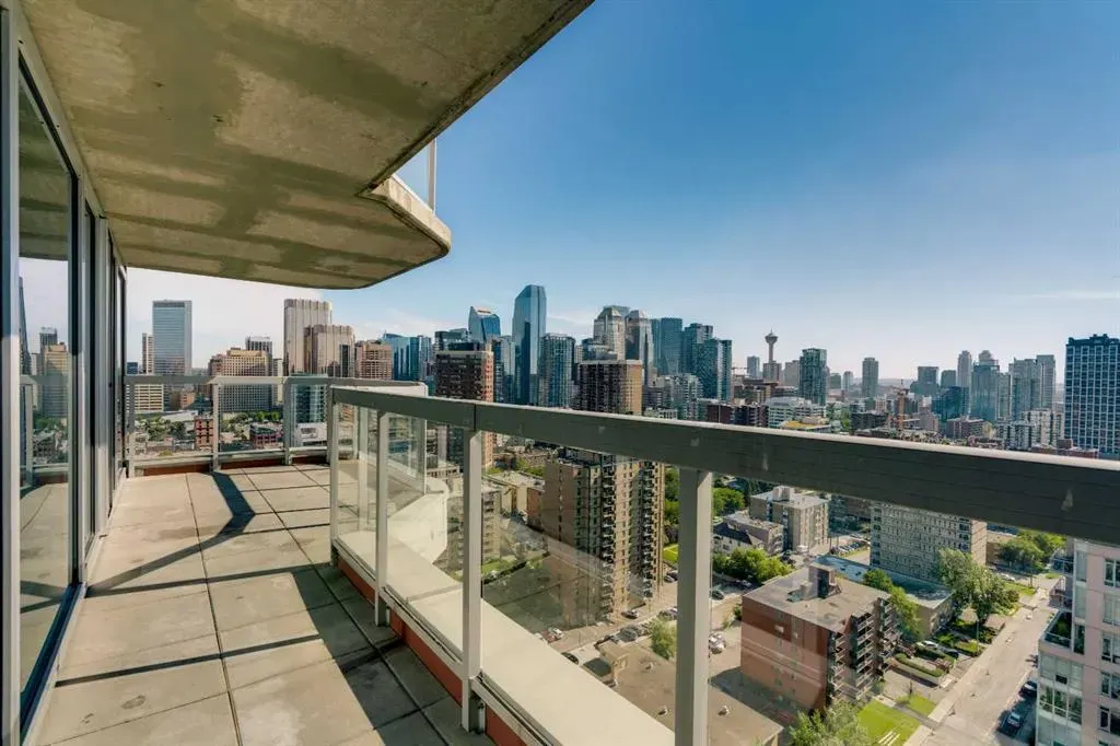 817 15 Avenue SW, #2200
