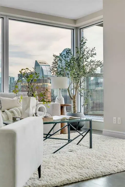 817 15 Avenue SW, #2200