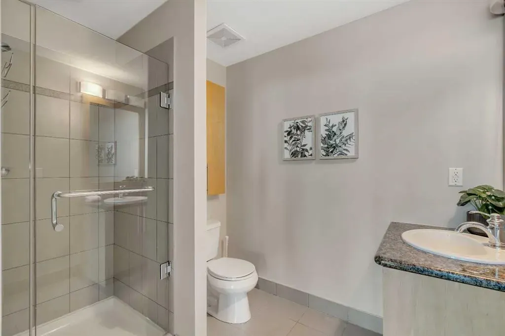 817 15 Avenue SW, #2200
