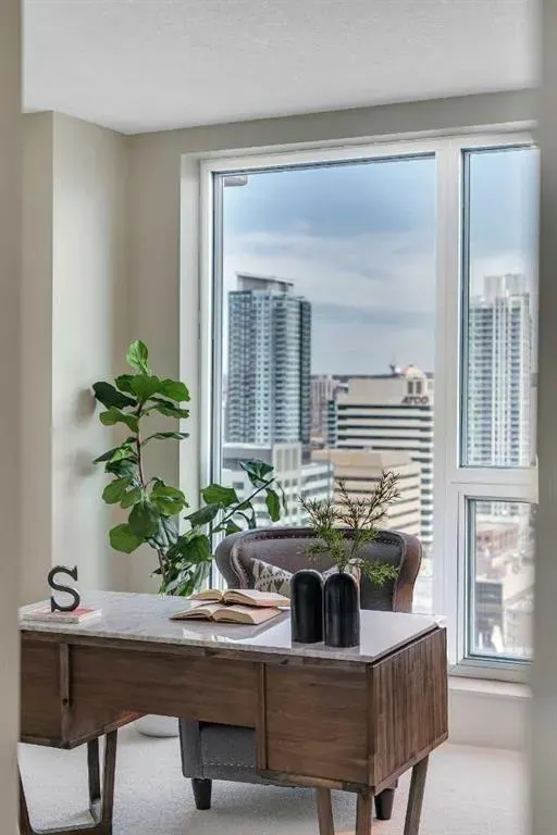 817 15 Avenue SW, #2200