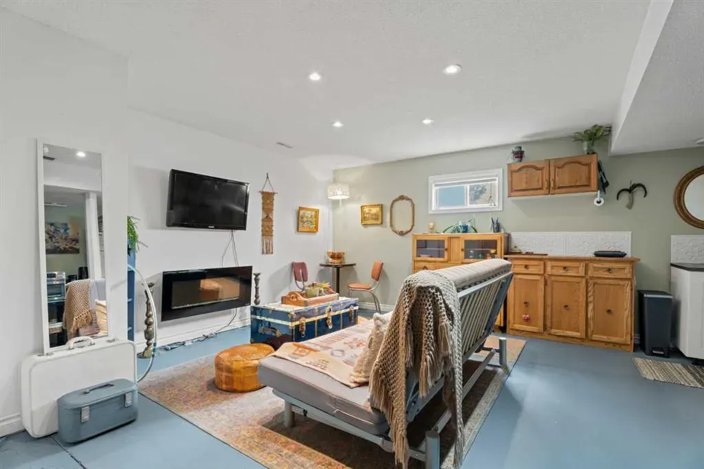 109 Downey Place