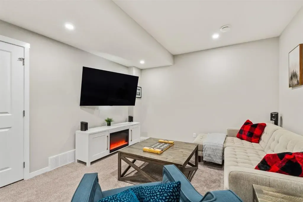 366 Magnolia Square SE