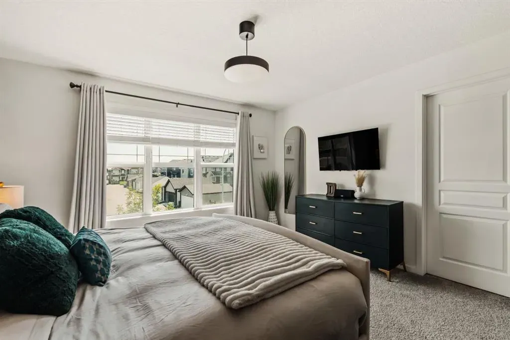 366 Magnolia Square SE