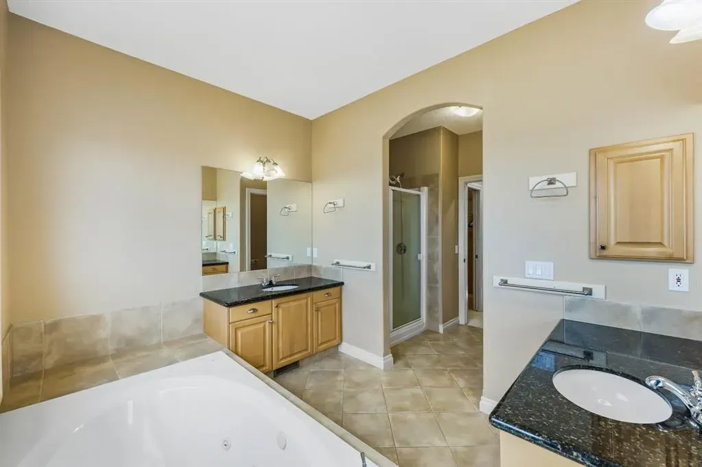 170 Gleneagles View