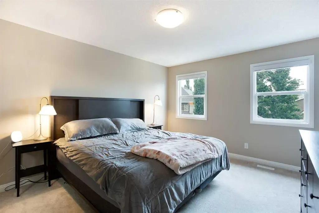 489 Mahogany Court SE