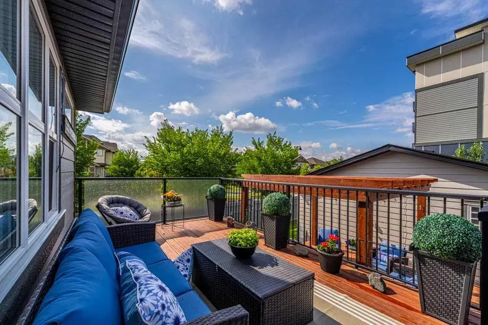 366 Masters Row SE