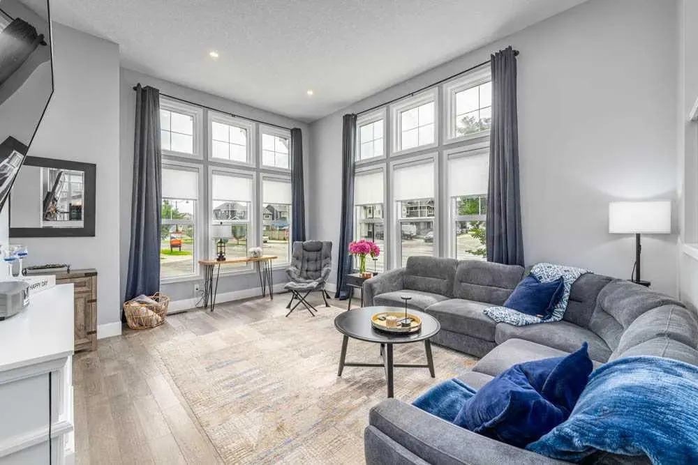 366 Masters Row SE