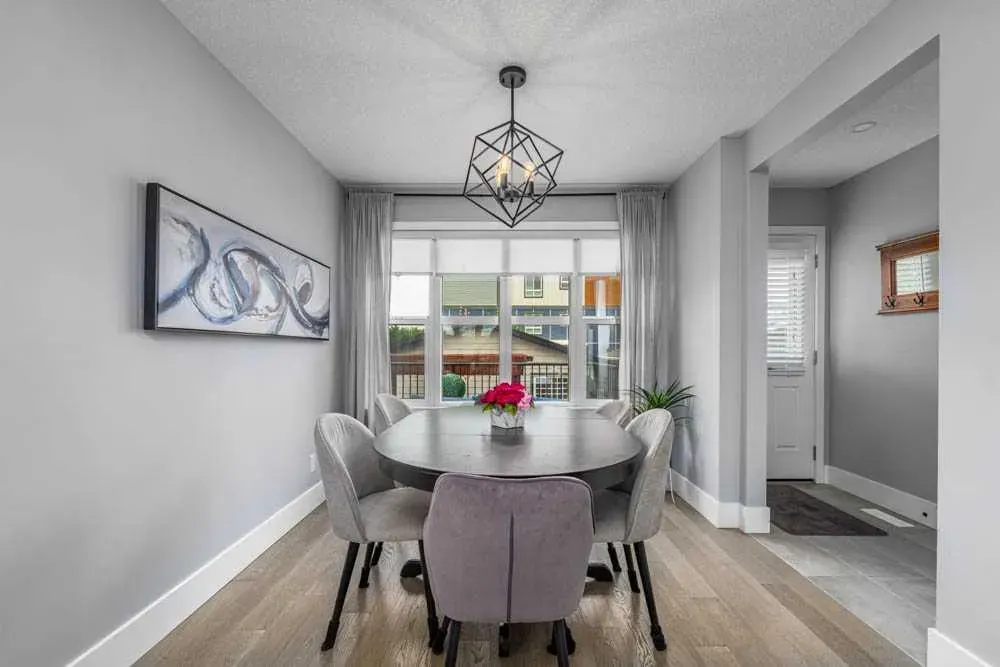 366 Masters Row SE