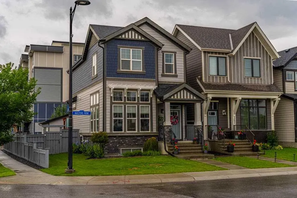 366 Masters Row SE