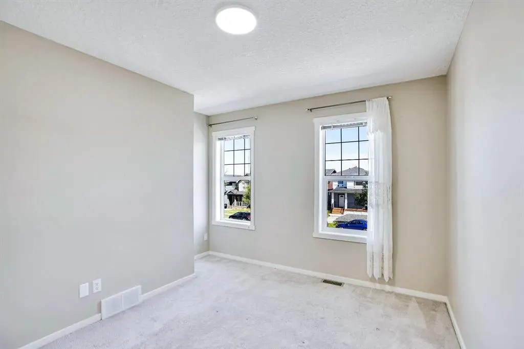 449 Evanston Drive N