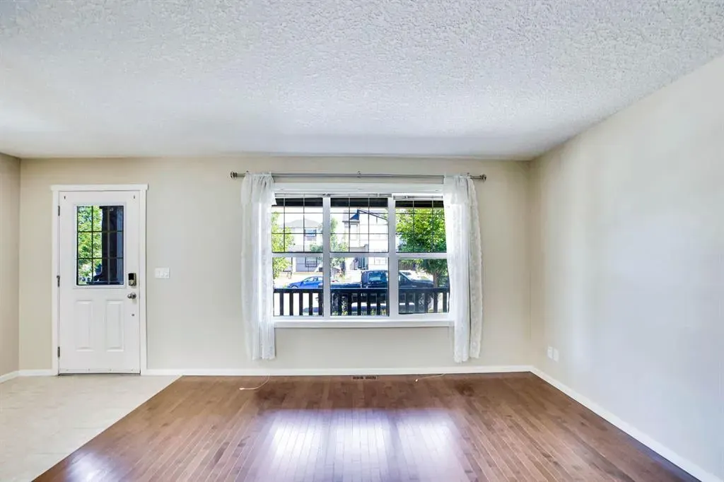 449 Evanston Drive N