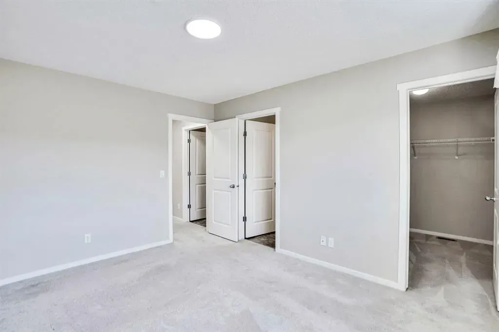 449 Evanston Drive N