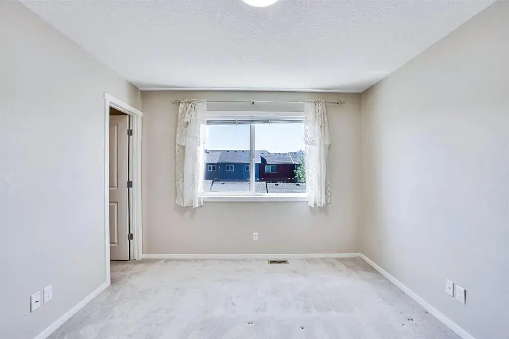 449 Evanston Drive N