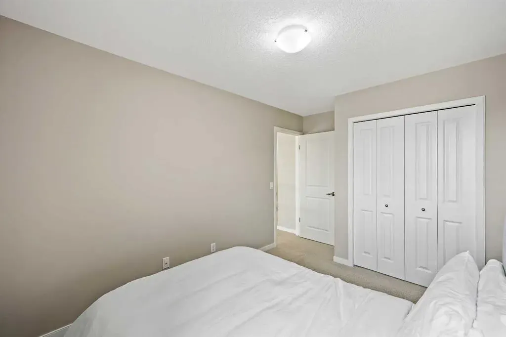 127 Fireside Crescent