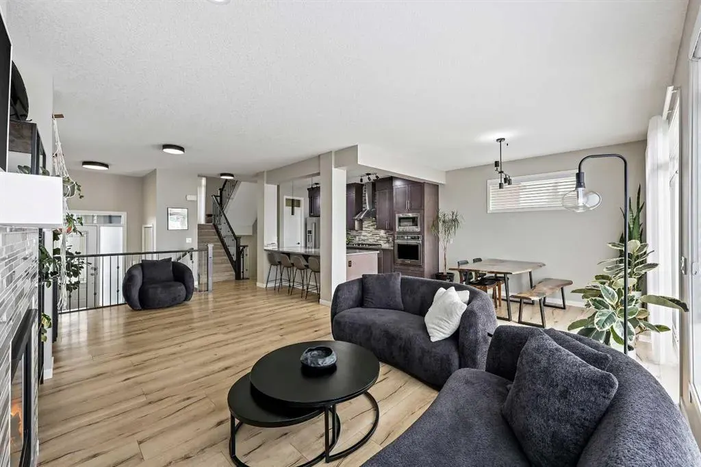127 Fireside Crescent