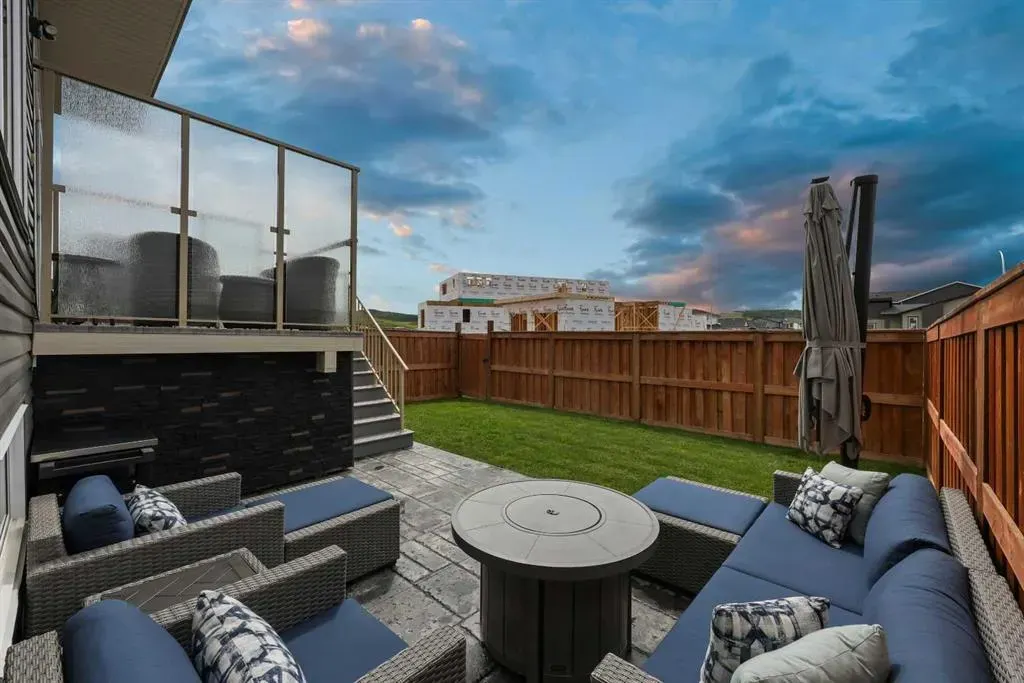 127 Fireside Crescent