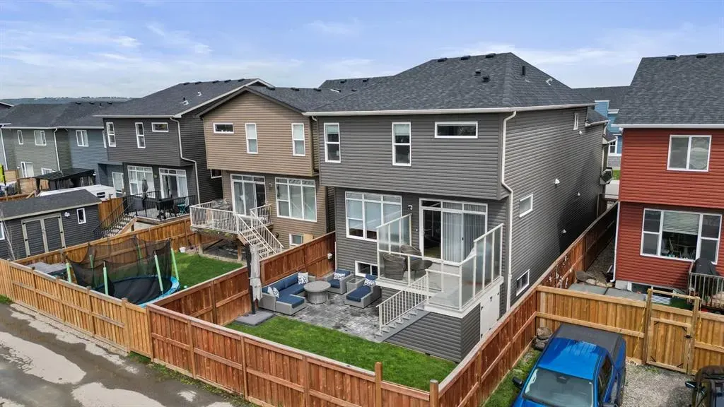 127 Fireside Crescent