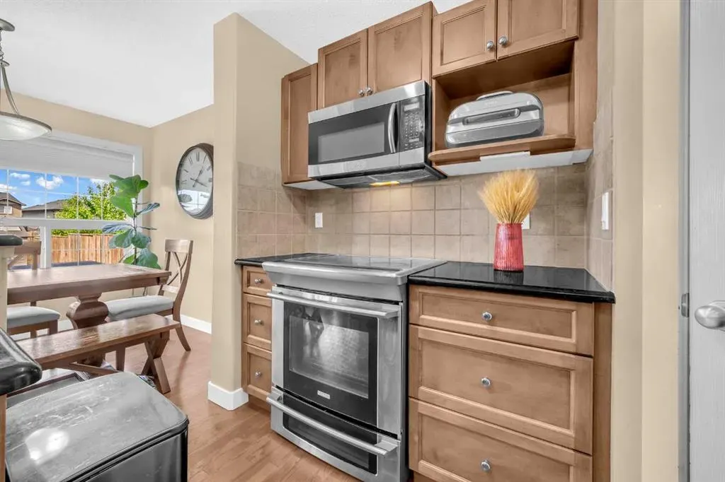 218 Evansford Circle NW