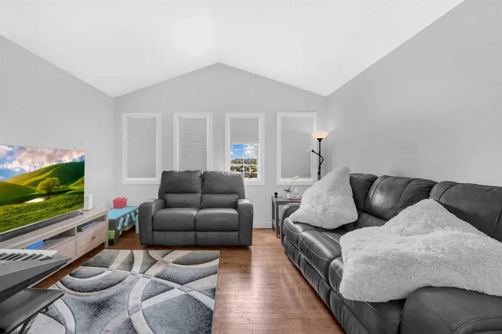 218 Evansford Circle NW