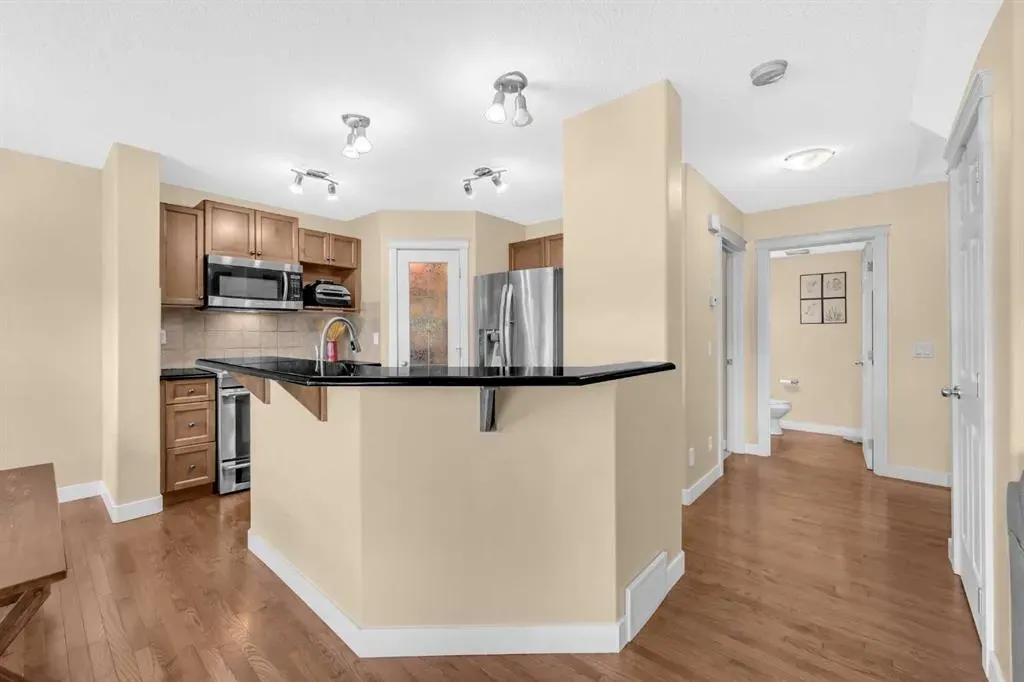 218 Evansford Circle NW