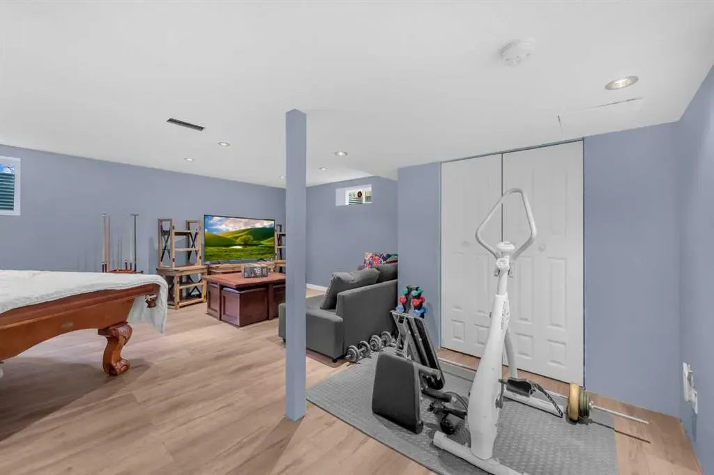 218 Evansford Circle NW