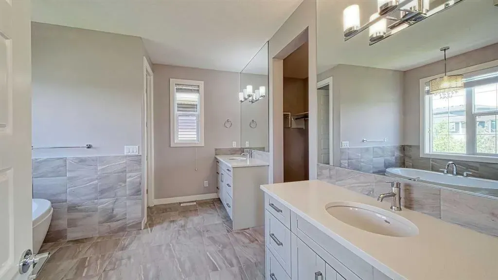 5 Nolanfield Point NW