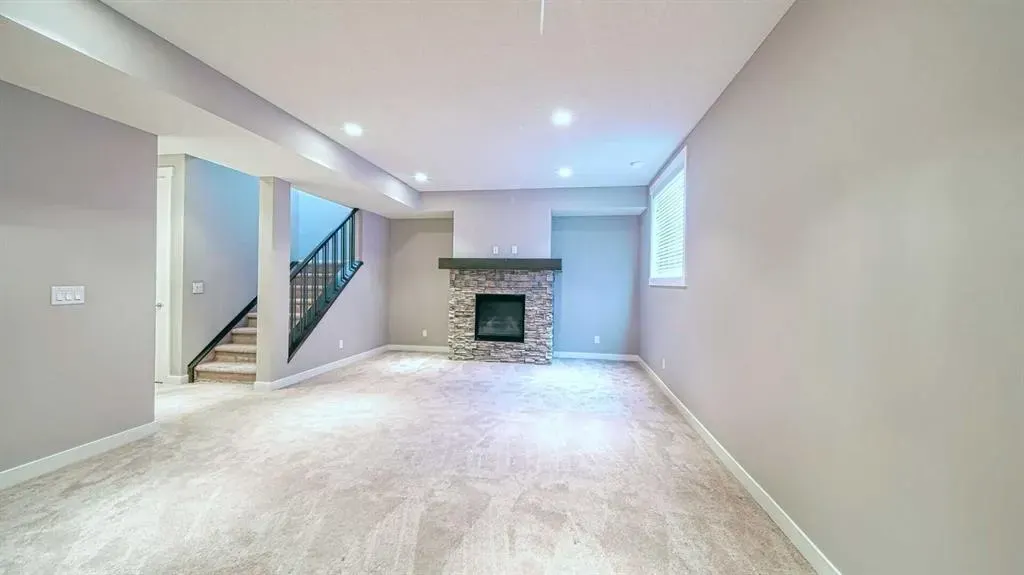 5 Nolanfield Point NW
