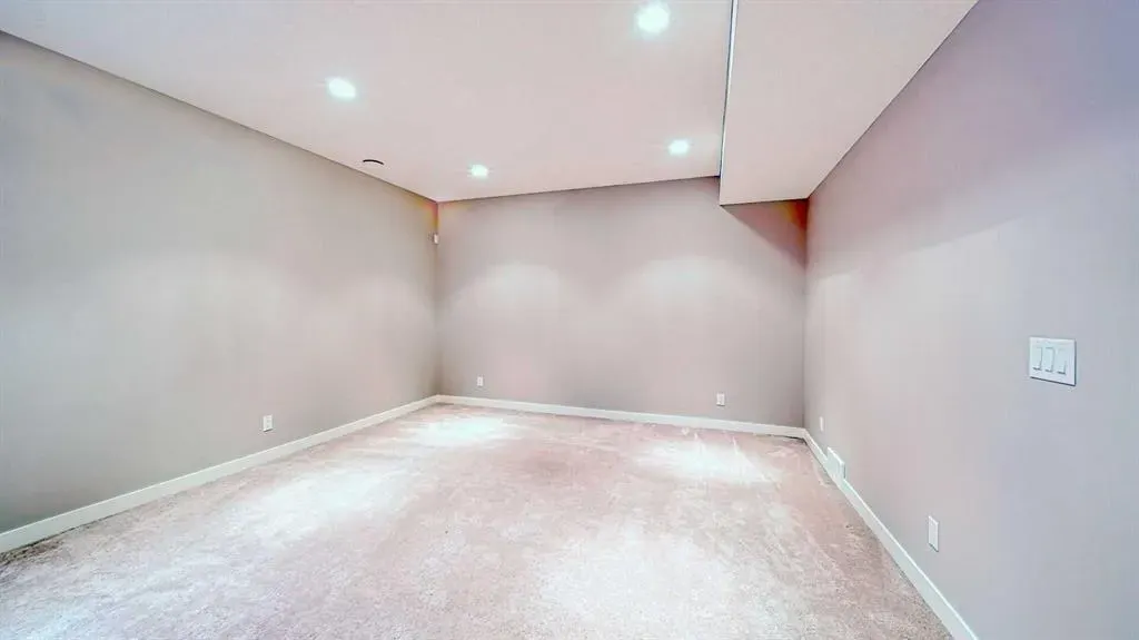 5 Nolanfield Point NW