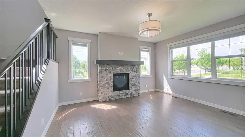 5 Nolanfield Point NW
