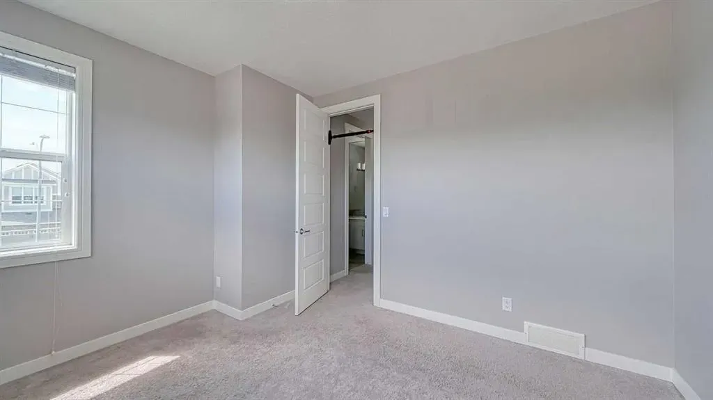 5 Nolanfield Point NW