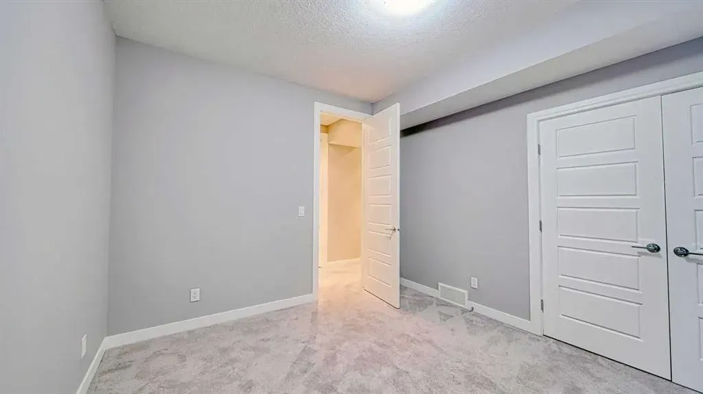 5 Nolanfield Point NW