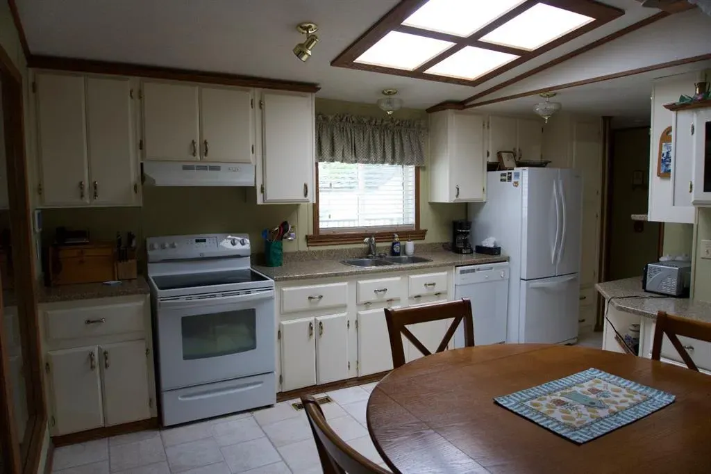 429 HOMESTEAD Trail SE