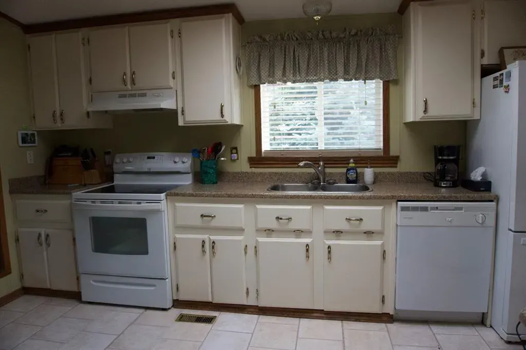 429 HOMESTEAD Trail SE