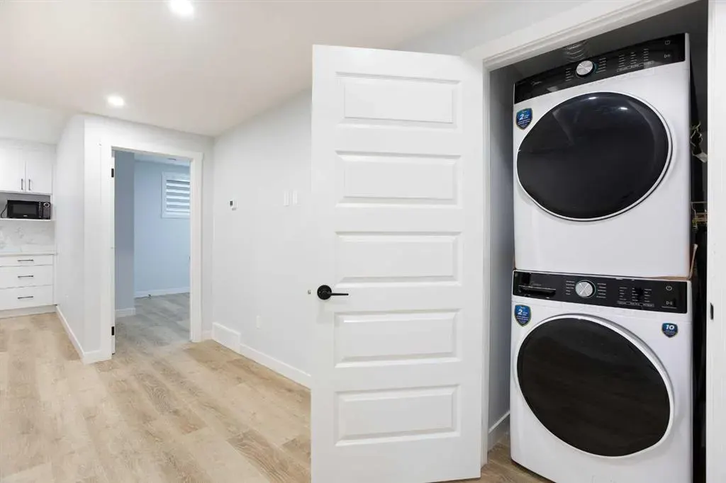 200 Homestead Grove NE