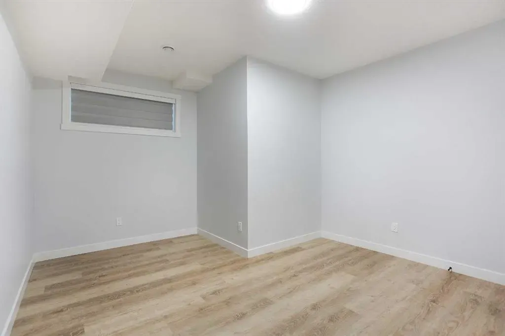 200 Homestead Grove NE