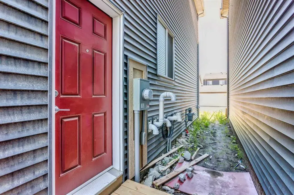 200 Homestead Grove NE