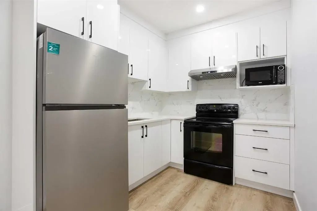 200 Homestead Grove NE