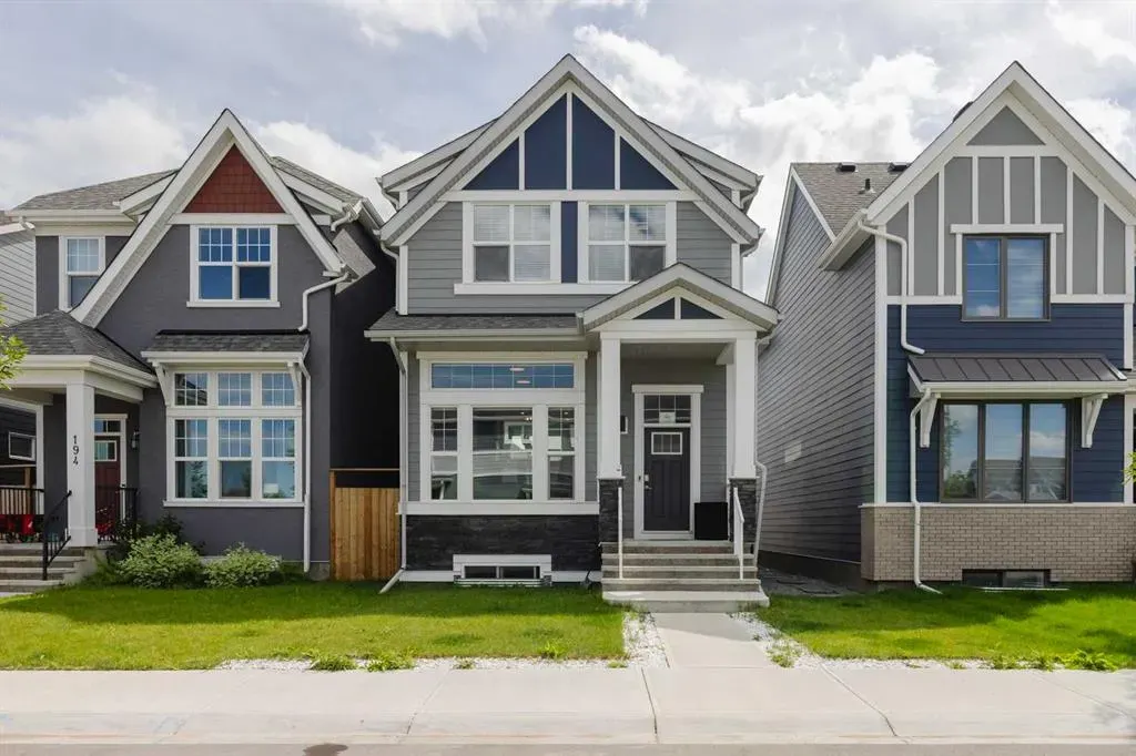 190 Magnolia Square SE