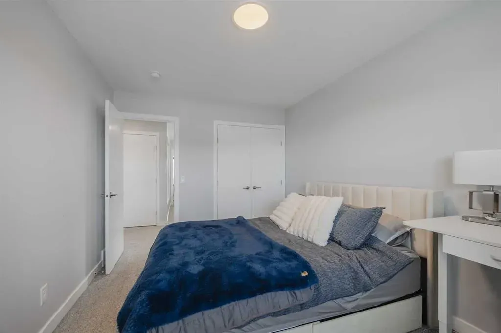 190 Magnolia Square SE