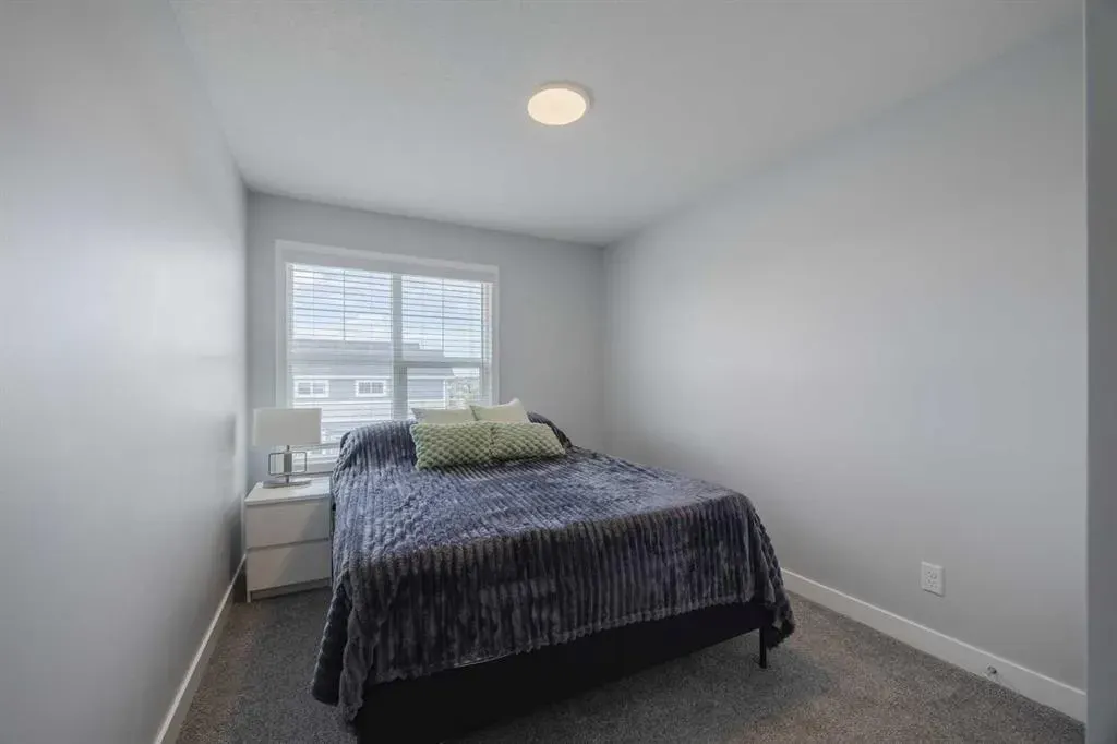 190 Magnolia Square SE