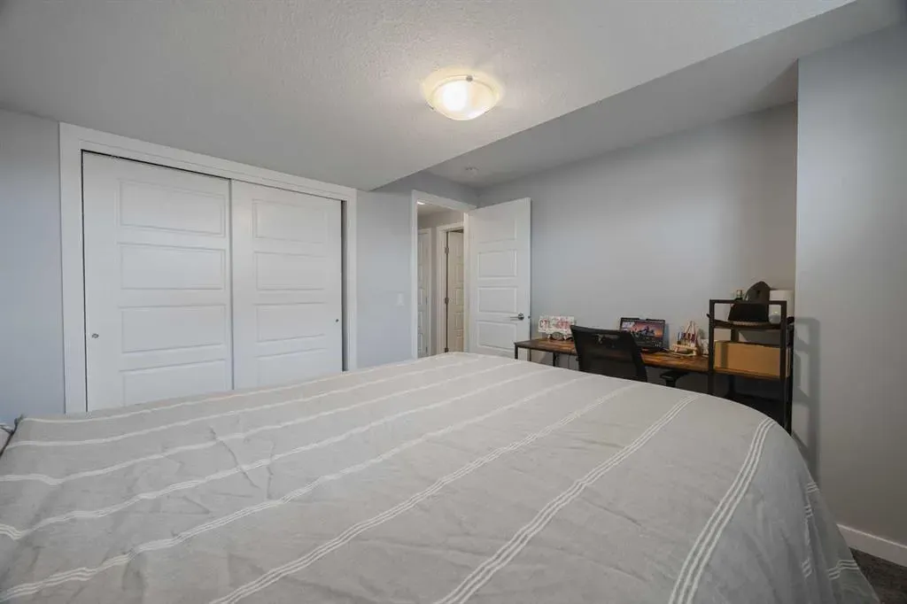 190 Magnolia Square SE