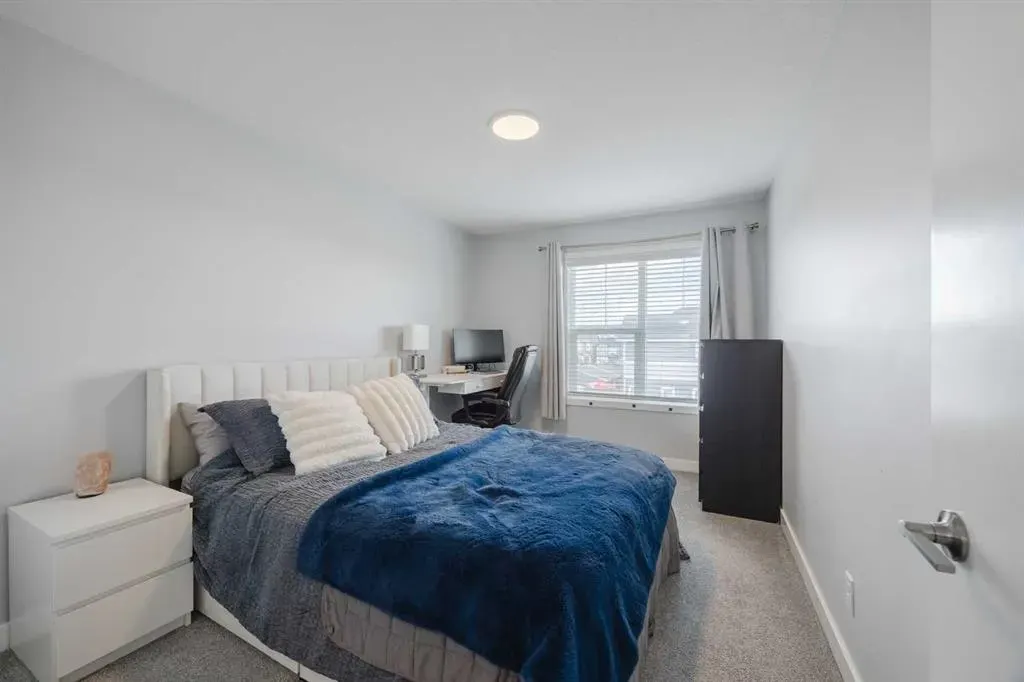 190 Magnolia Square SE
