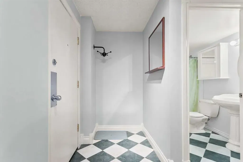 1311 15 Avenue SW, #203