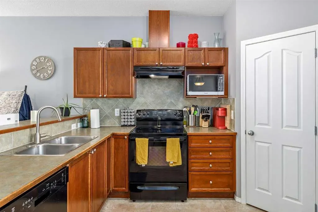 703 Luxstone Square SW, #1303