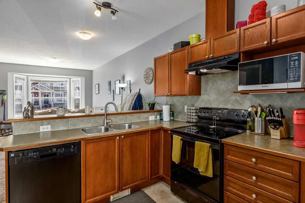 703 Luxstone Square SW, #1303