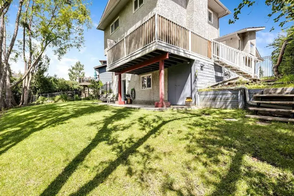 203 Welch Place