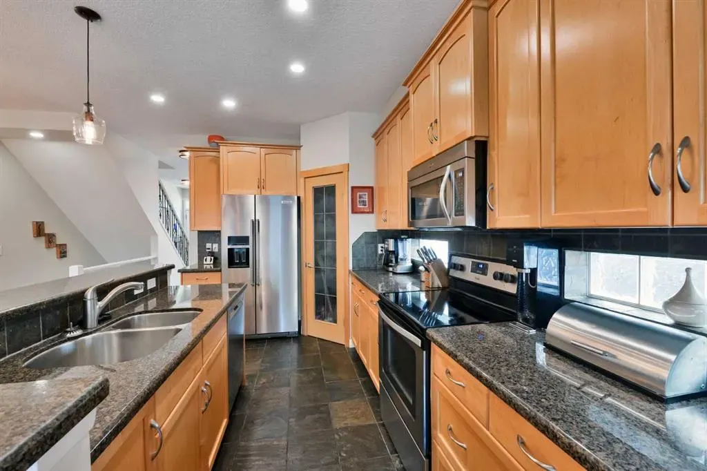 2508 17 Street SE