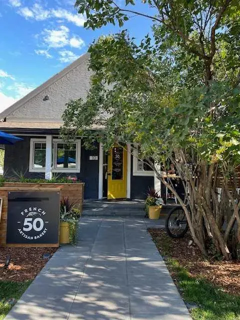 37 Elma Street W