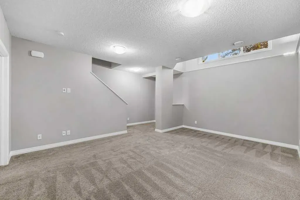 103 Masters Manor SE