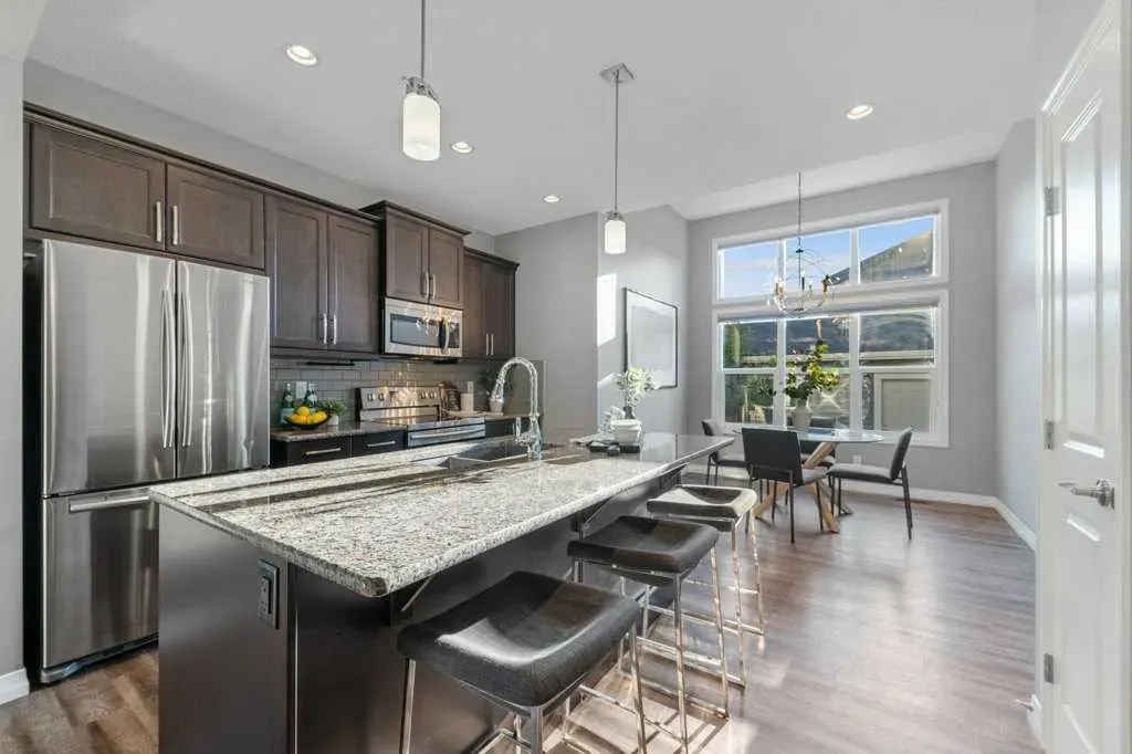 103 Masters Manor SE